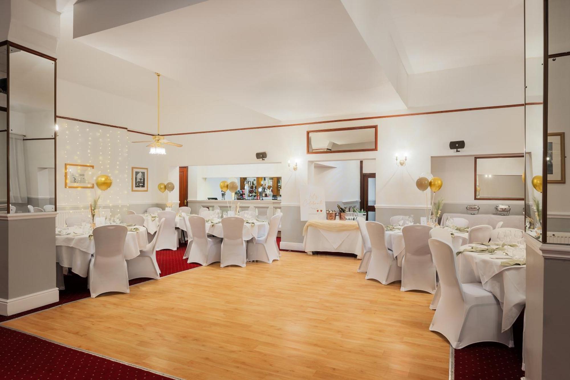 The County Hotel Карлайл Экстерьер фото