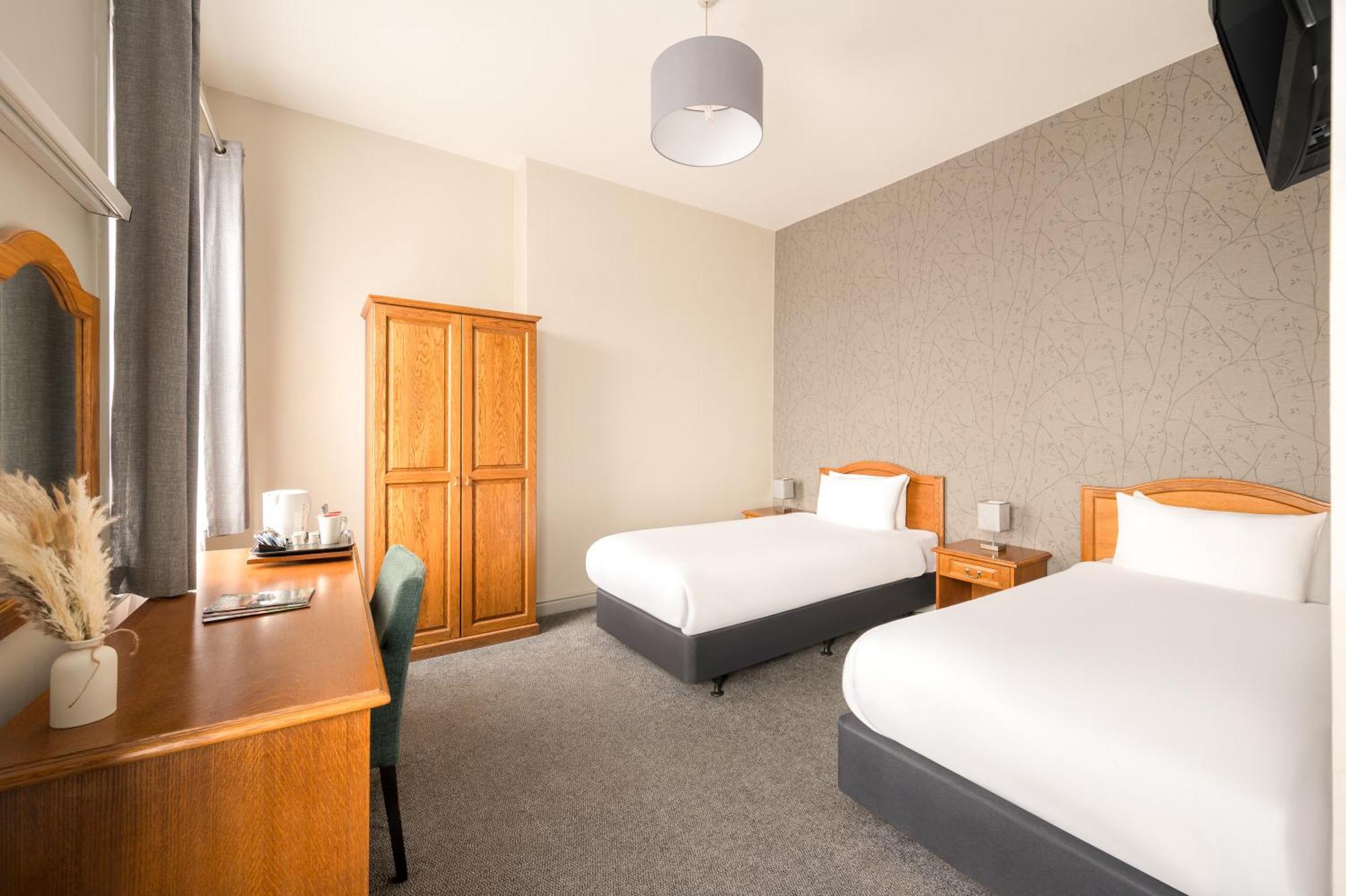 The County Hotel Карлайл Экстерьер фото